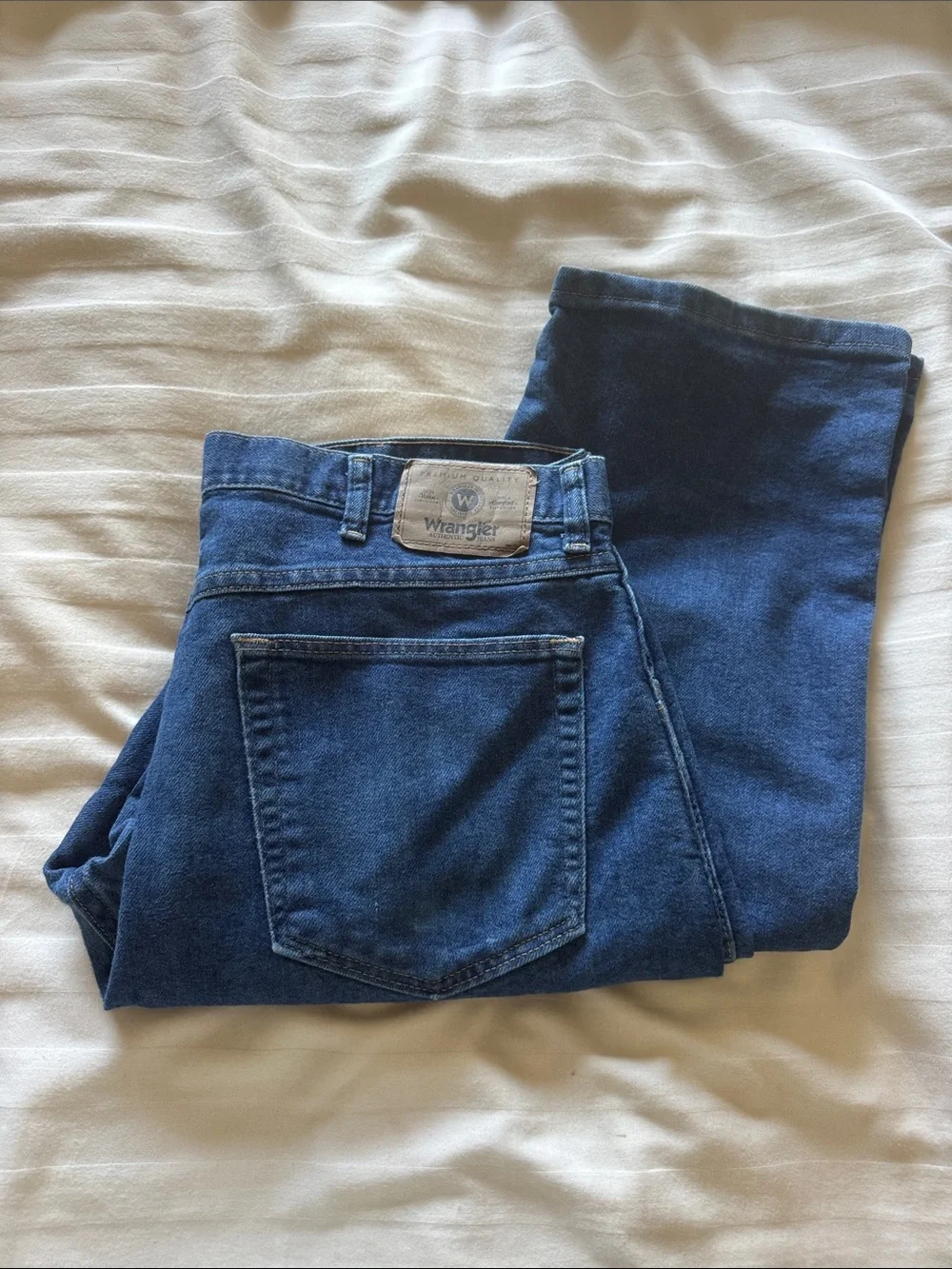 Wrangler Classic Men's Dark Blue Jeans size 36 x 30